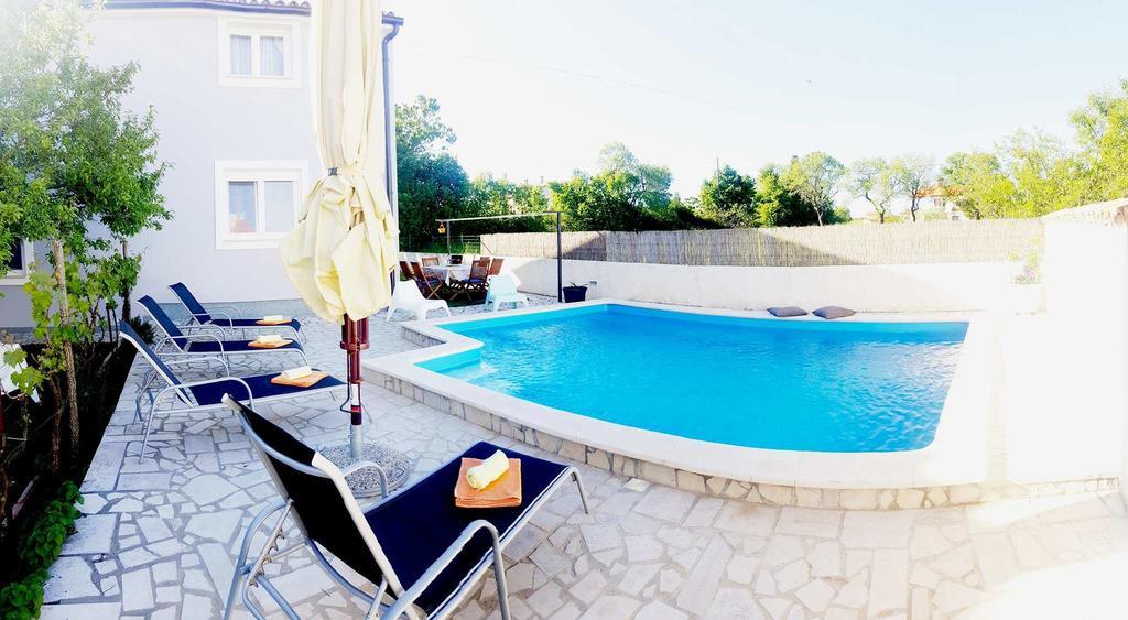 Guest House Ilic Loborika ภายนอก รูปภาพ