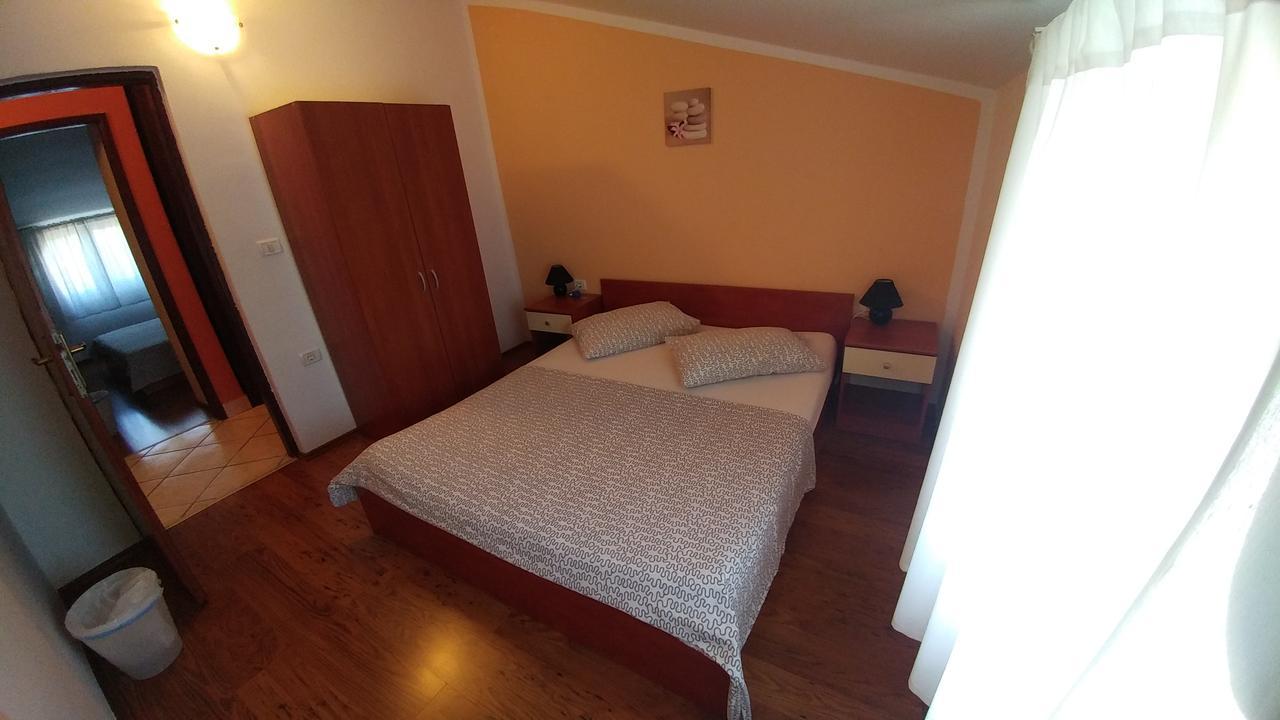 Guest House Ilic Loborika ภายนอก รูปภาพ